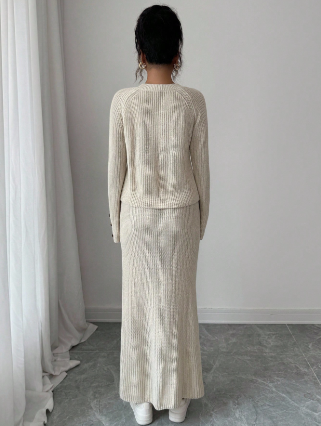 Off White Knit Fit