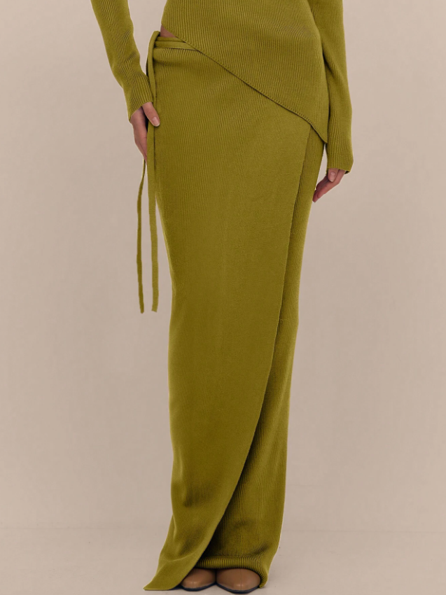 Expertly Designed Knitted Suit