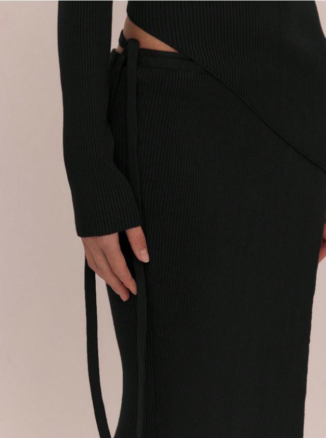 Expertly Designed Knitted Suit
