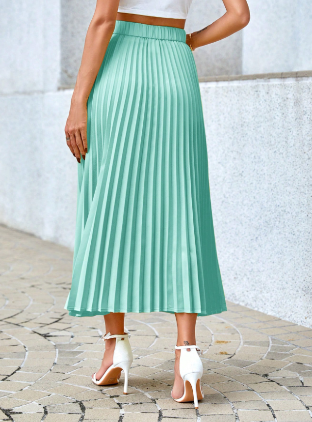 Sophistication via Colorful Pleats