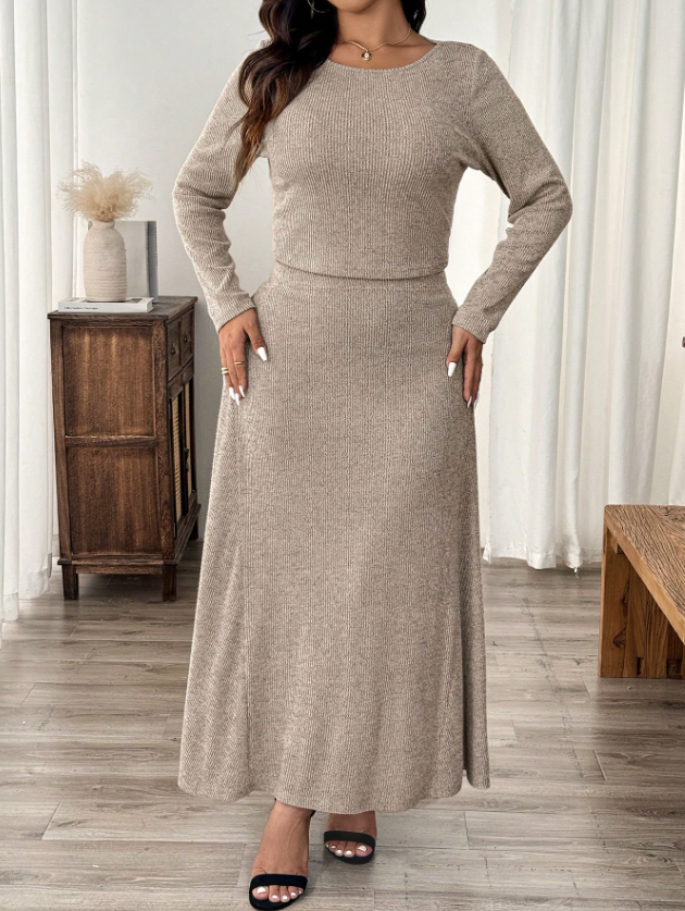 Fitted Skirt and Matching Top PLUS