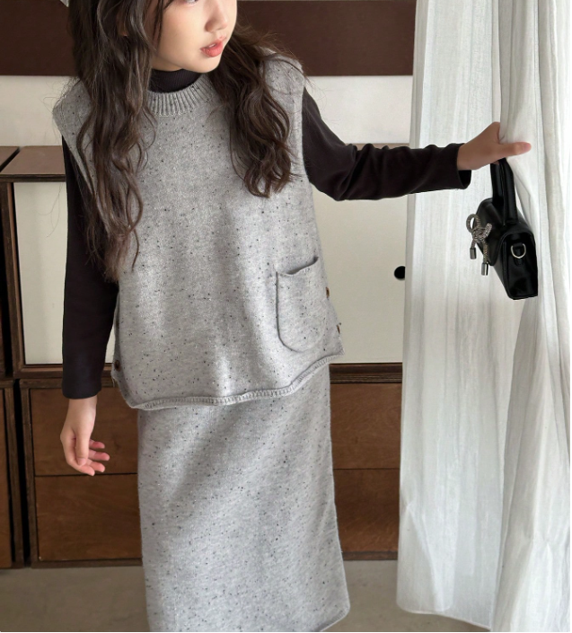 GIRLs Cozy Gray Skirt and Top