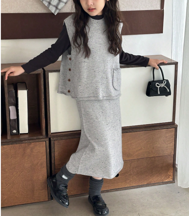 GIRLs Cozy Gray Skirt and Top