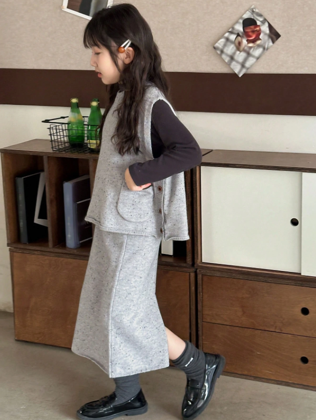GIRLs Cozy Gray Skirt and Top