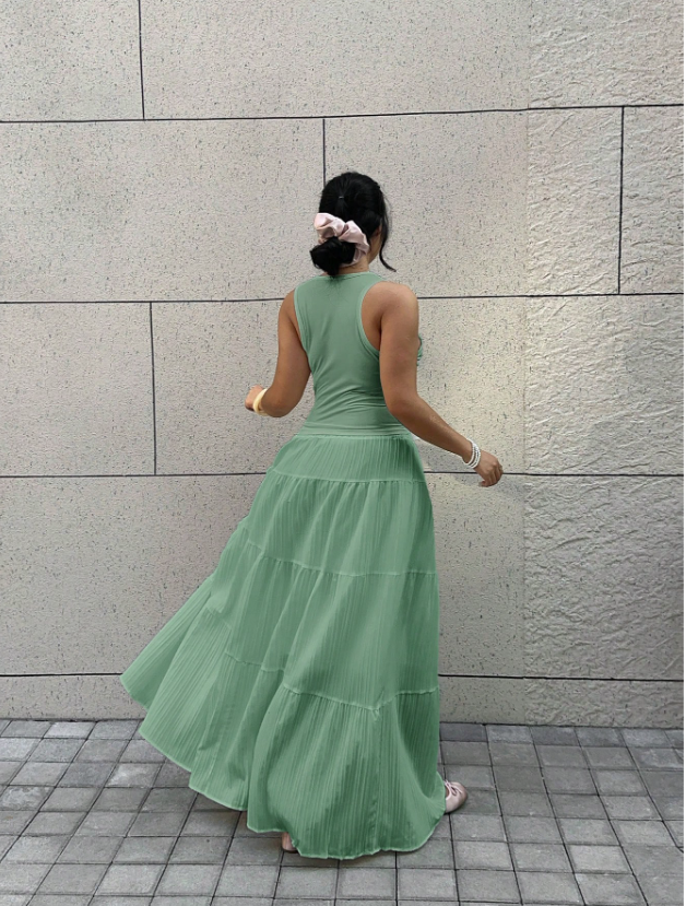 Curvy Skirt and Matching Basic Tank