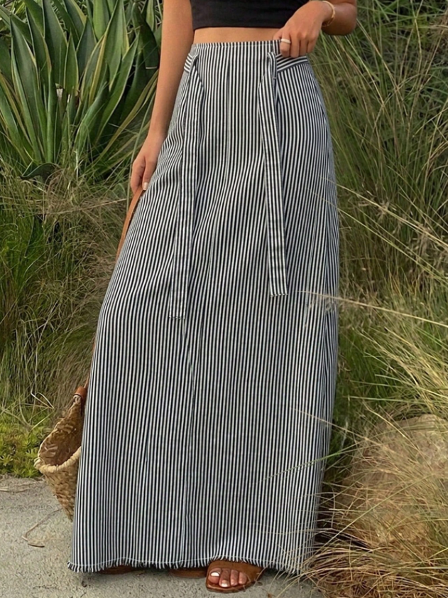 Slimming Contrast Skirt
