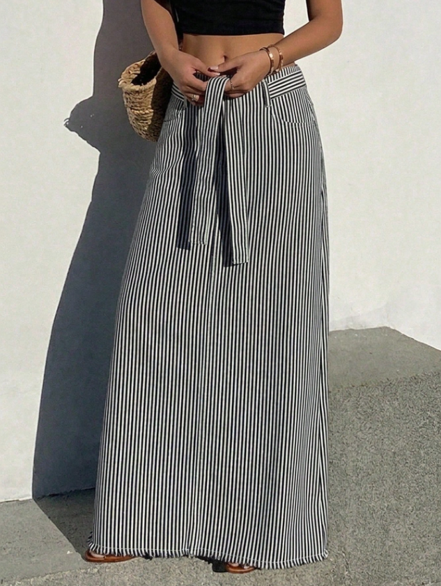 Slimming Contrast Skirt