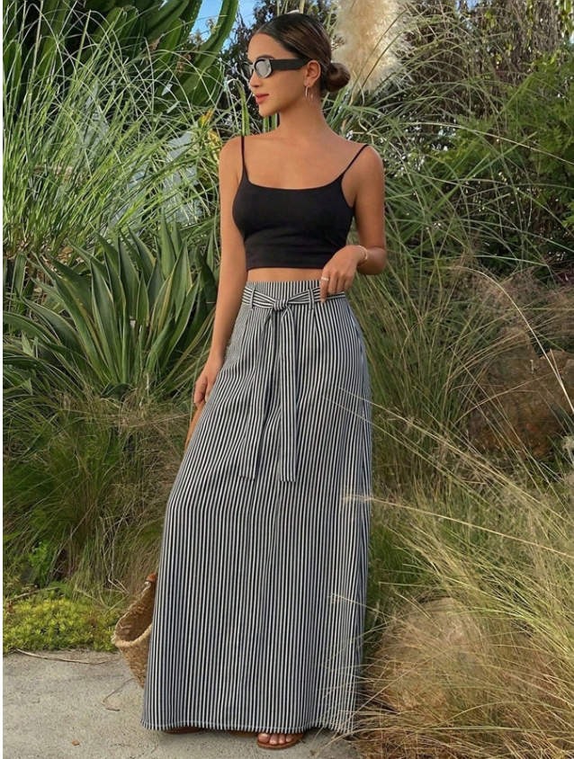 Slimming Contrast Skirt